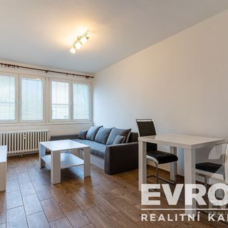 Pronájem bytu 2+1 45 m² Hradec Králové, Severní