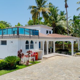 Prodej hotelu a penzionu 2 400 m² v Dominikánské republice