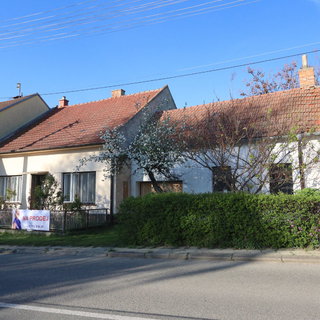 Prodej rodinného domu 116 m² Šaratice, Náves