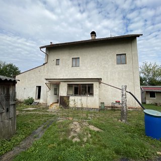 Prodej rodinného domu 985 m² Močovice