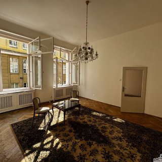 Pronájem bytu 2+1 80 m² Praha, Růžová