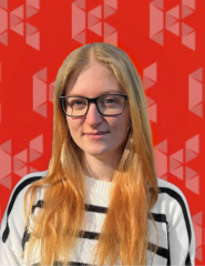  Eva Linhartová